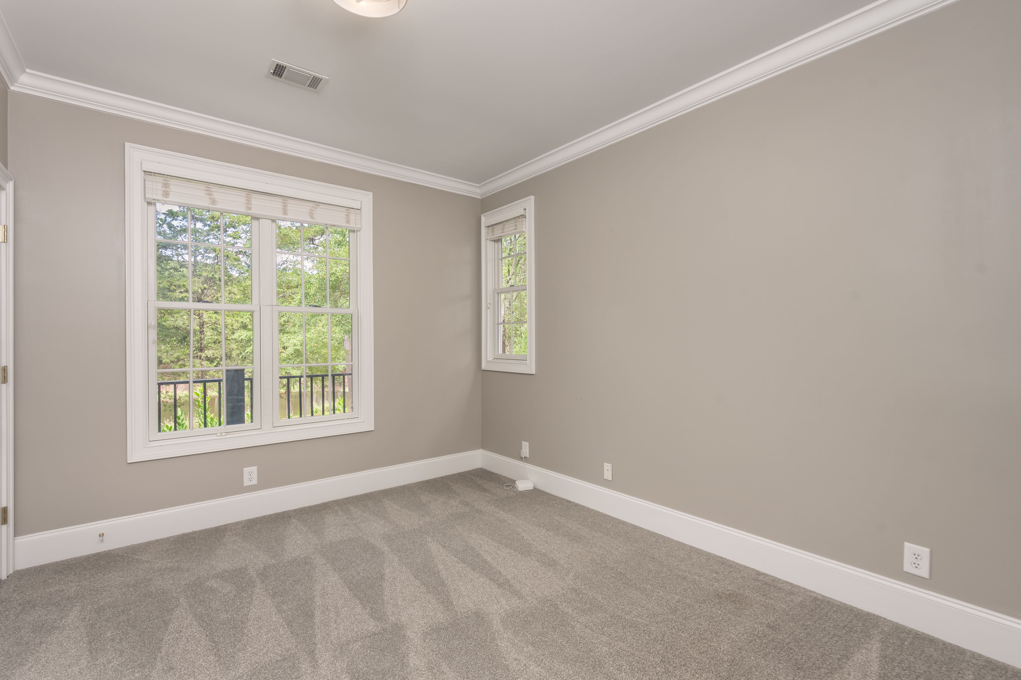 1011 Penfield Way image 39